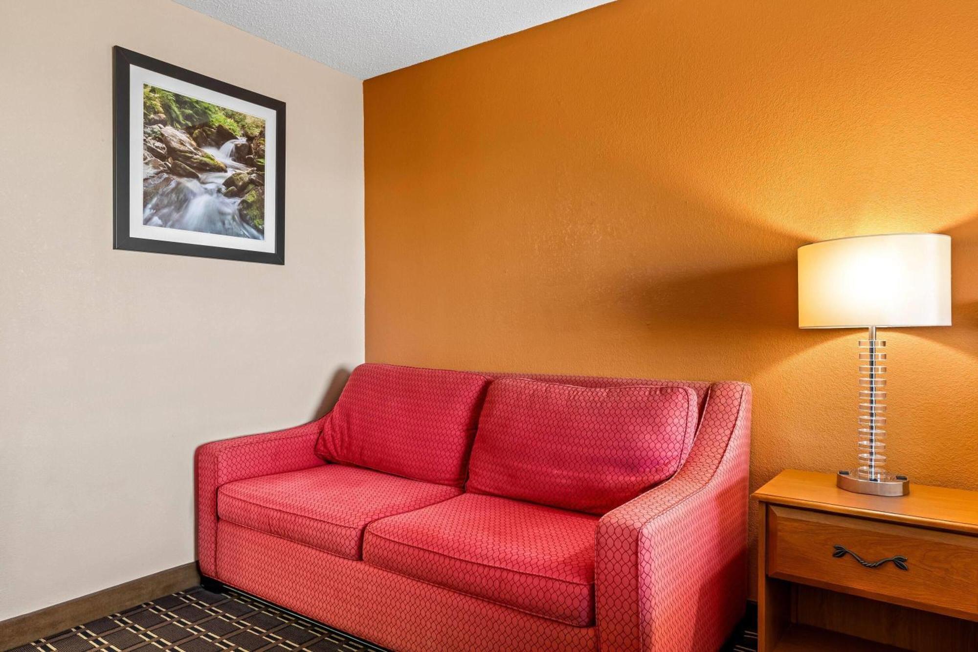 Days Inn By Wyndham Black River Falls - Access To Atv Trail Exterior photo