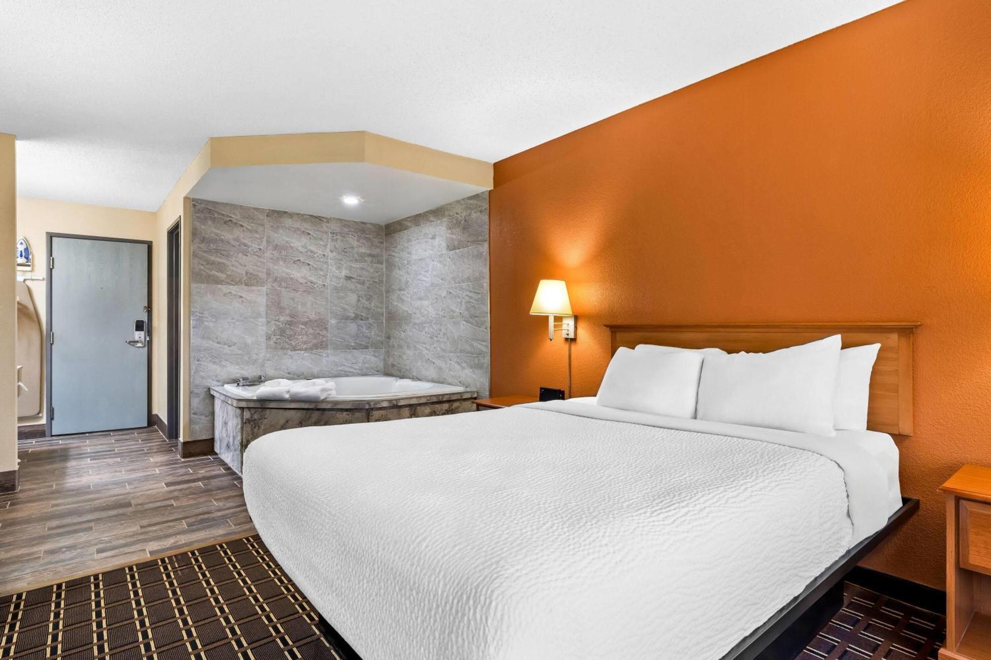 Days Inn By Wyndham Black River Falls - Access To Atv Trail Exterior photo