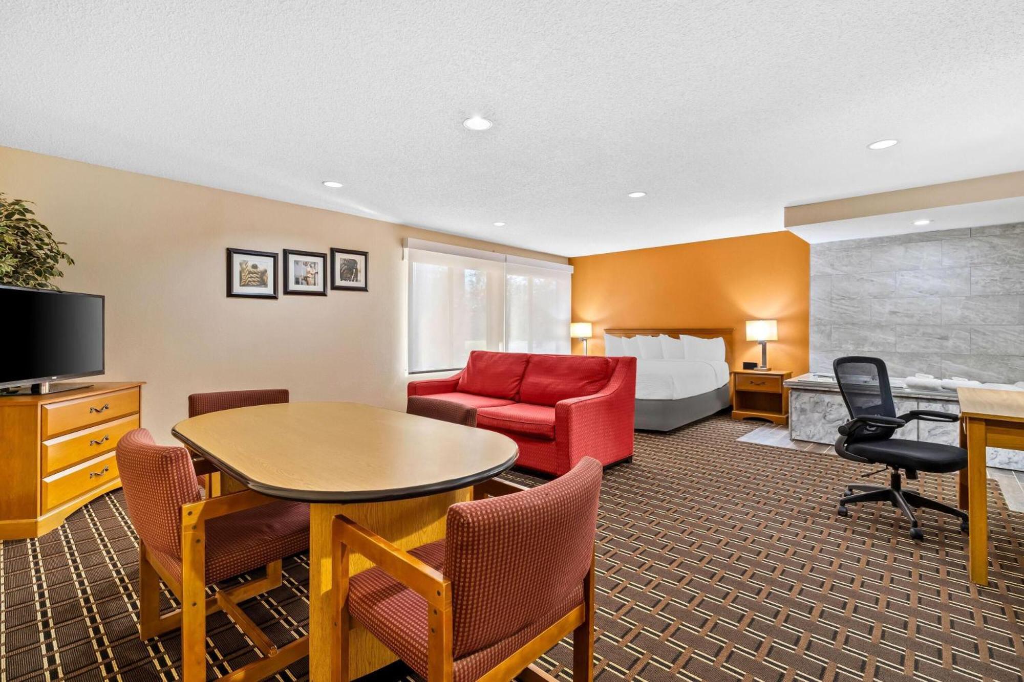 Days Inn By Wyndham Black River Falls - Access To Atv Trail Exterior photo