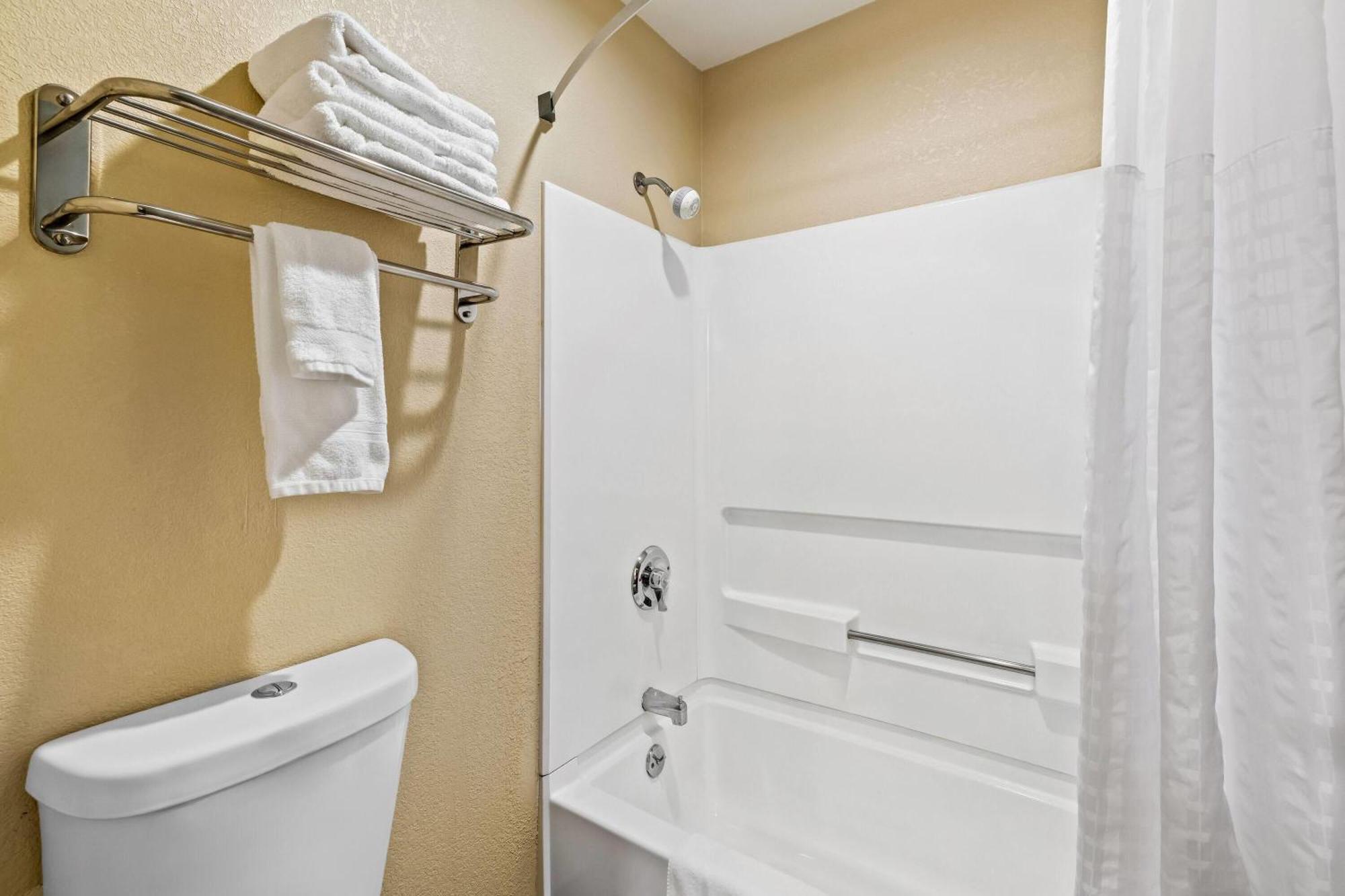 Days Inn By Wyndham Black River Falls - Access To Atv Trail Exterior photo
