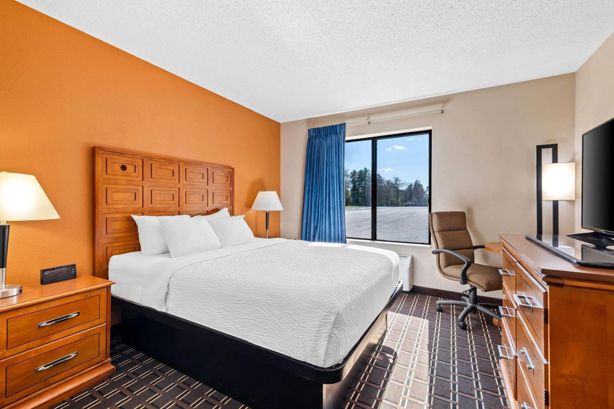 Days Inn By Wyndham Black River Falls - Access To Atv Trail Exterior photo