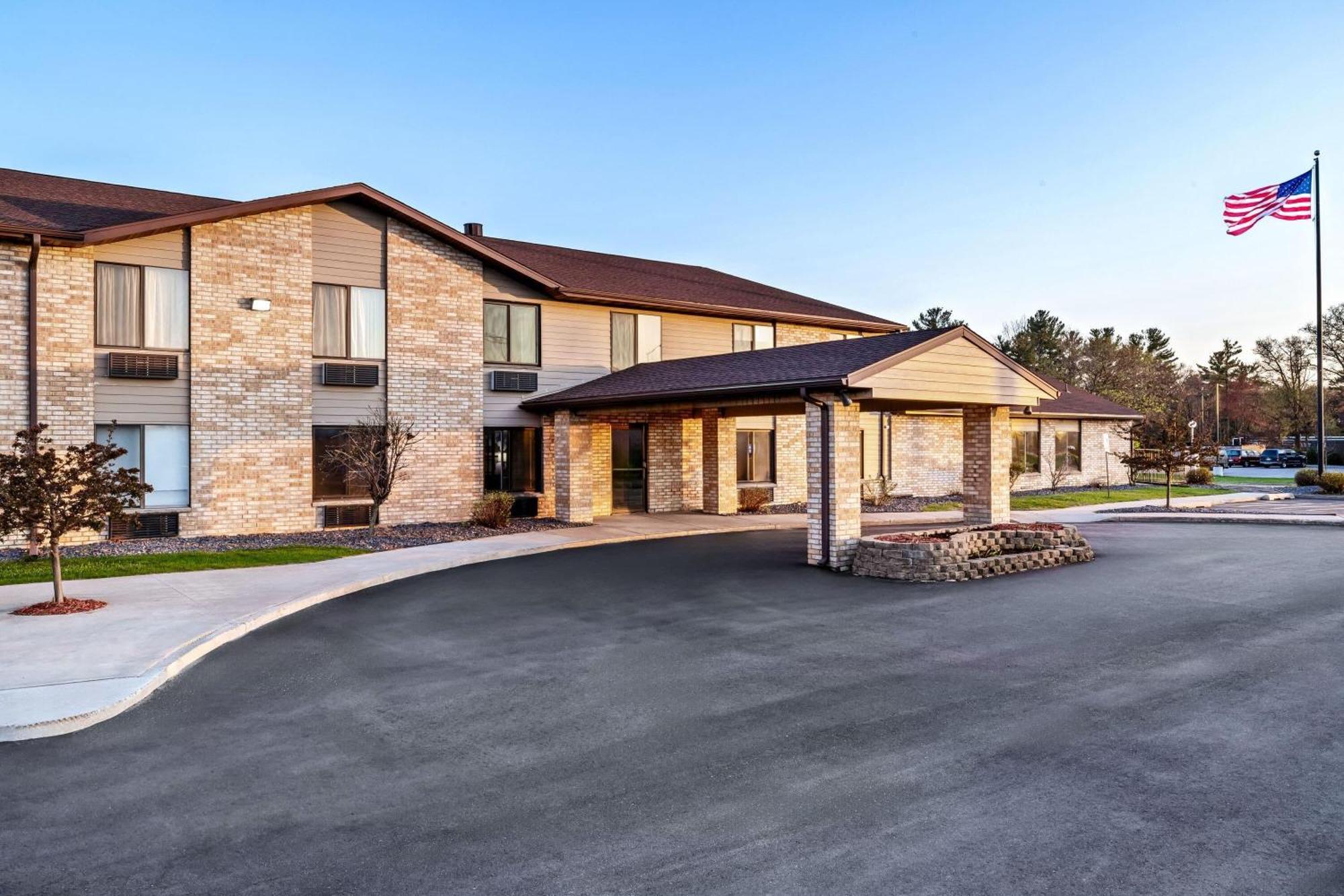 Days Inn By Wyndham Black River Falls - Access To Atv Trail Exterior photo