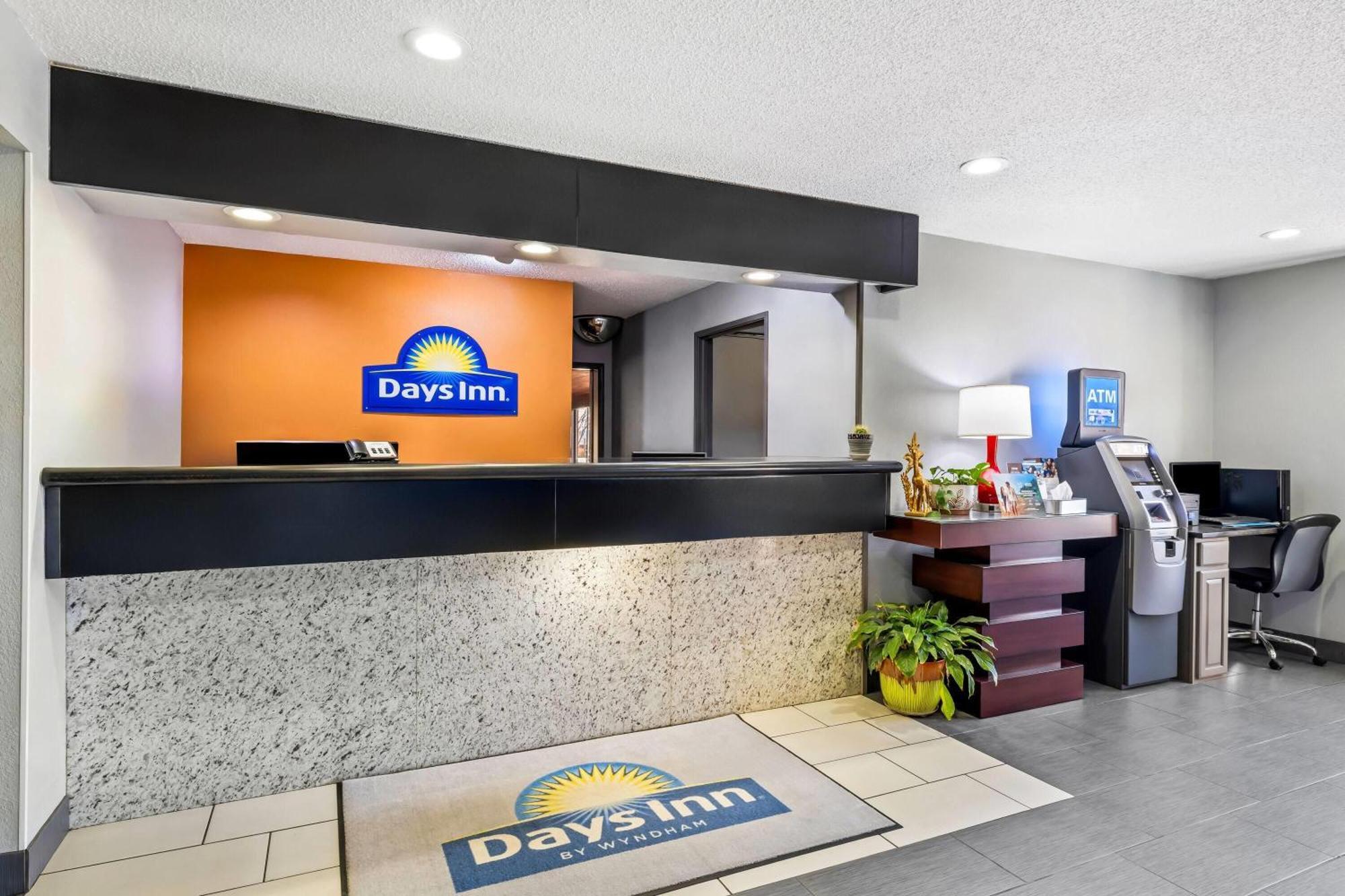 Days Inn By Wyndham Black River Falls - Access To Atv Trail Exterior photo