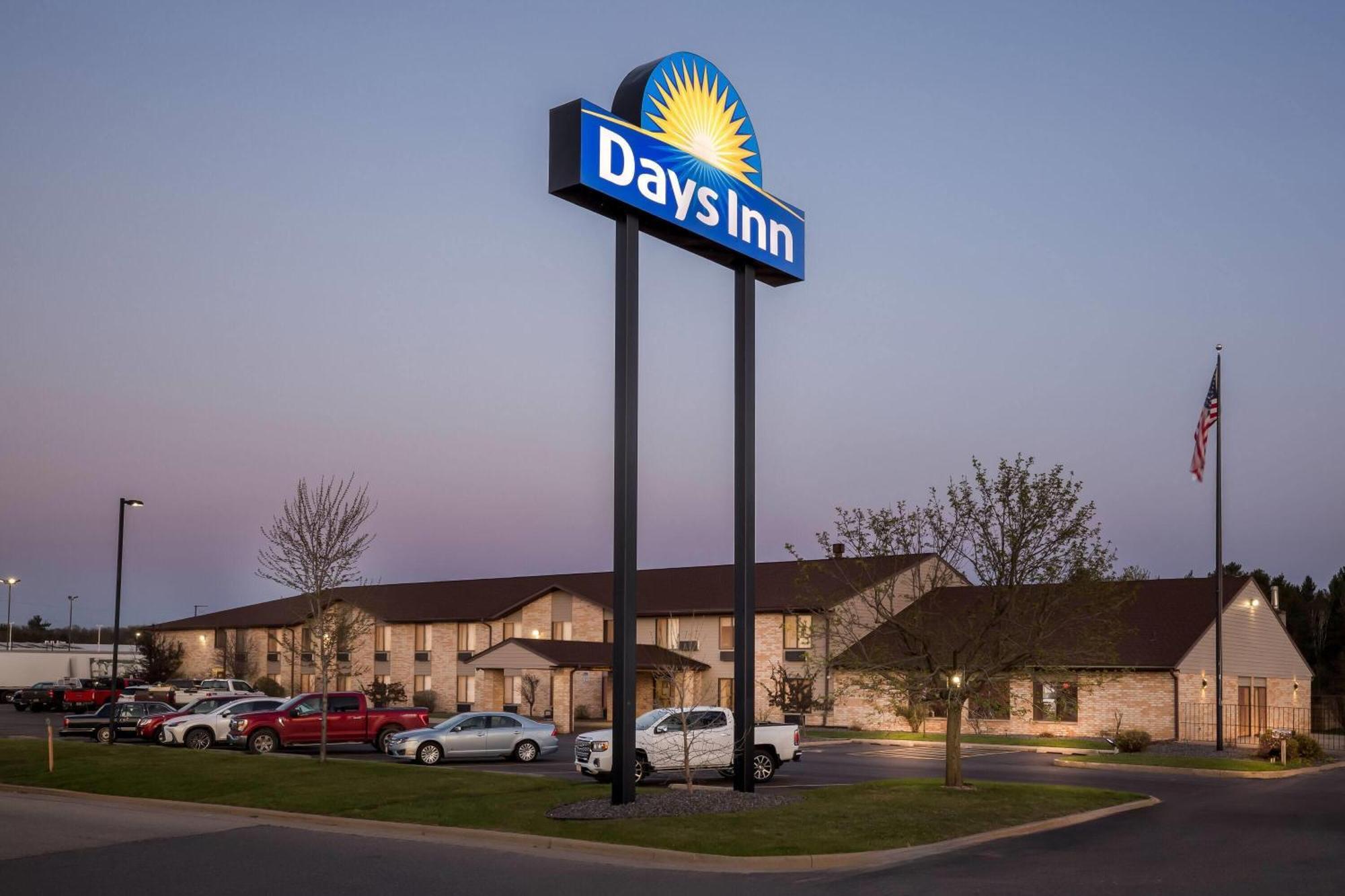 Days Inn By Wyndham Black River Falls - Access To Atv Trail Exterior photo